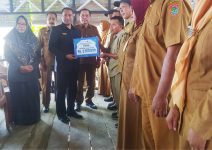 Dinas TPHP Beri Penghargaan Penyuluh dan Petani Teladan