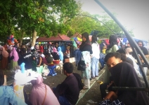 Ribuan Warga Padati Wisata Pantai Hek