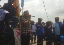 Buruh Geruduk Dinas Koperasi UKM dan KUPP Luwuk