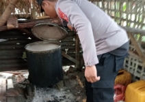 Aparat Obrak Abrik Tempat Penyulingan Cap Tikus