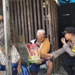 Perdana Tahun 2024, Polsek Liang Salurkan Puluhan Paket Sembako