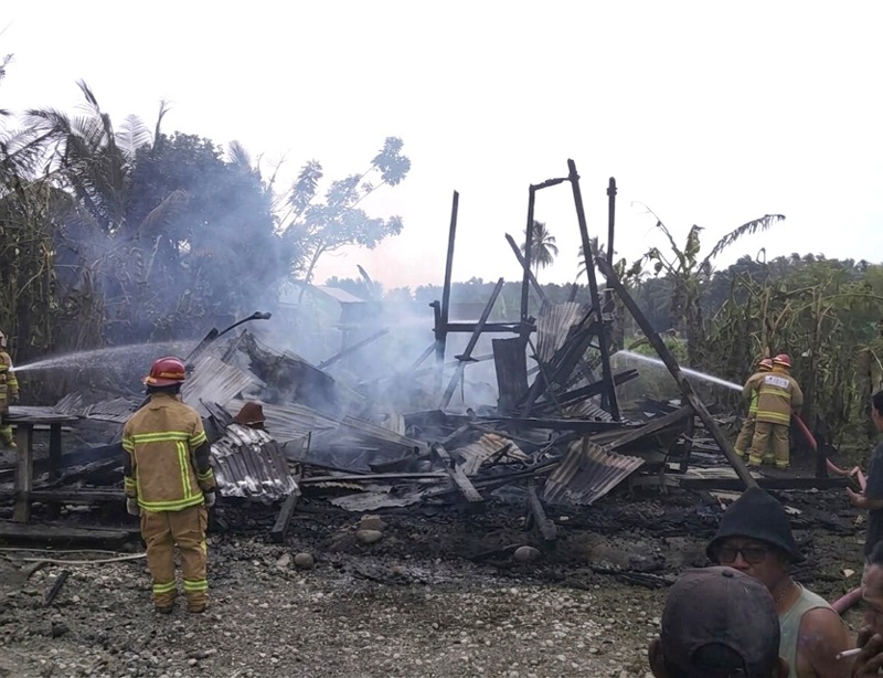 Penanganan Kebakaran rumah di Bakung