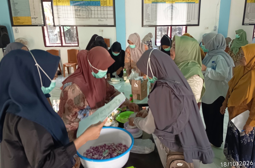 JOB Tomori Bekali 28 Perempuan Desa Moilong Keterampilan Olahan Hasil Laut